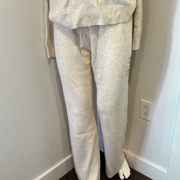 Uniqlo set - Picture 3 of 6